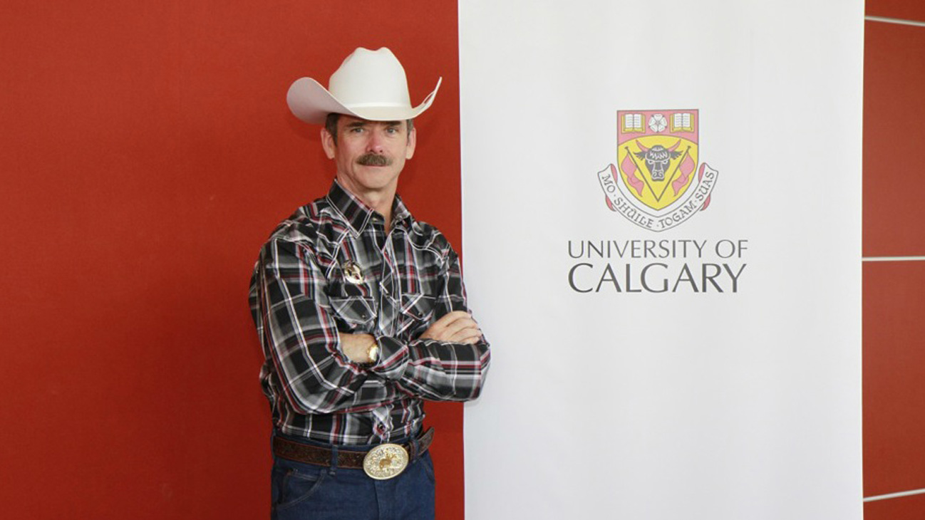 Col. Chris Hadfield Earns Standing Ovation