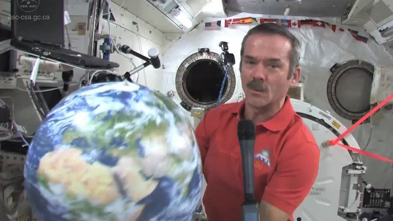 Astronaut Chris Hadfield To Publish New Book