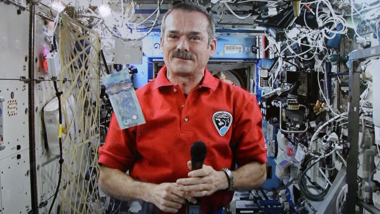 Colonel Chris Hadfield Helps Unveil New Polymer Bills