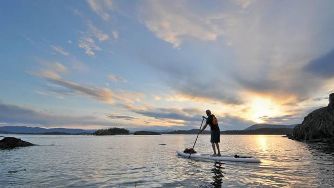 You Have To Try This: Stand up and paddle from Vancouver to Victoria