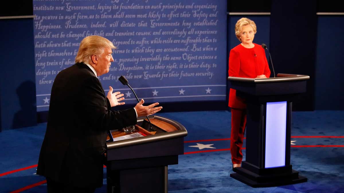 Body Language Expert Mark Bowden Calls Clinton “Presidential,” Trump “Fantastic Entertainer”