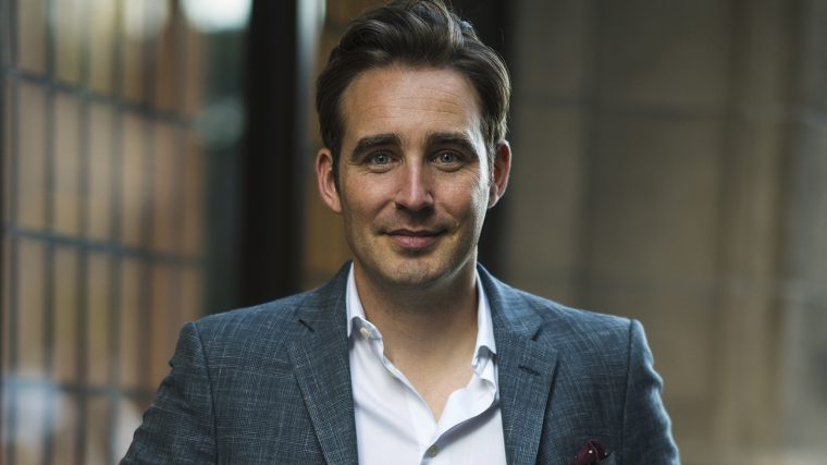 Phil M Jones | Globally Recognized Sales Expert | Author