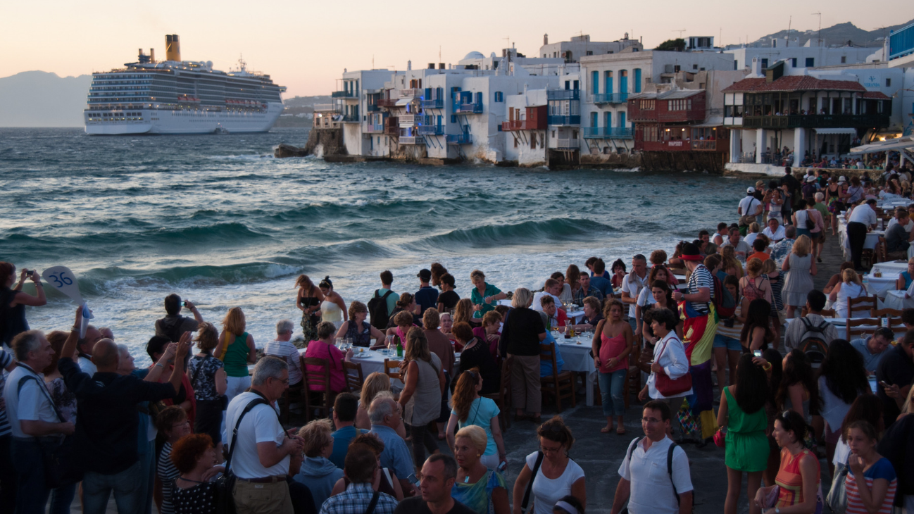 Crowds in Venice