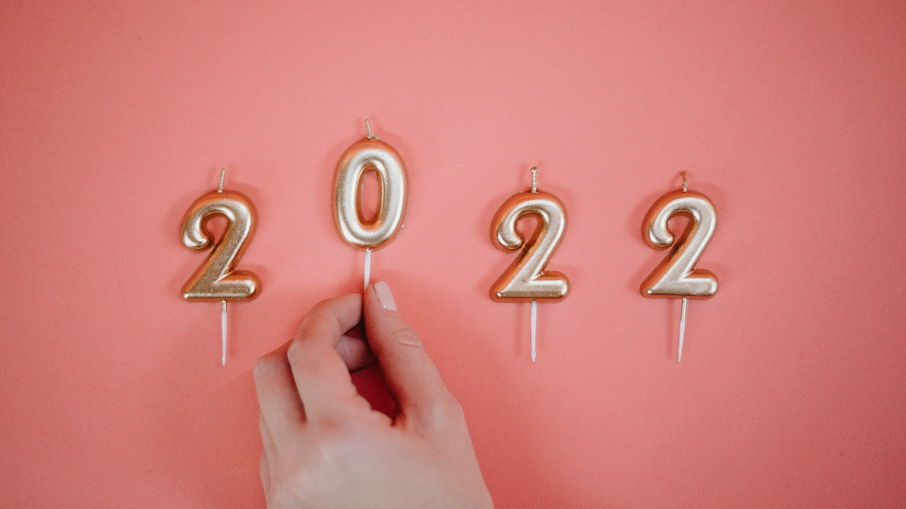 Candles that say 2022