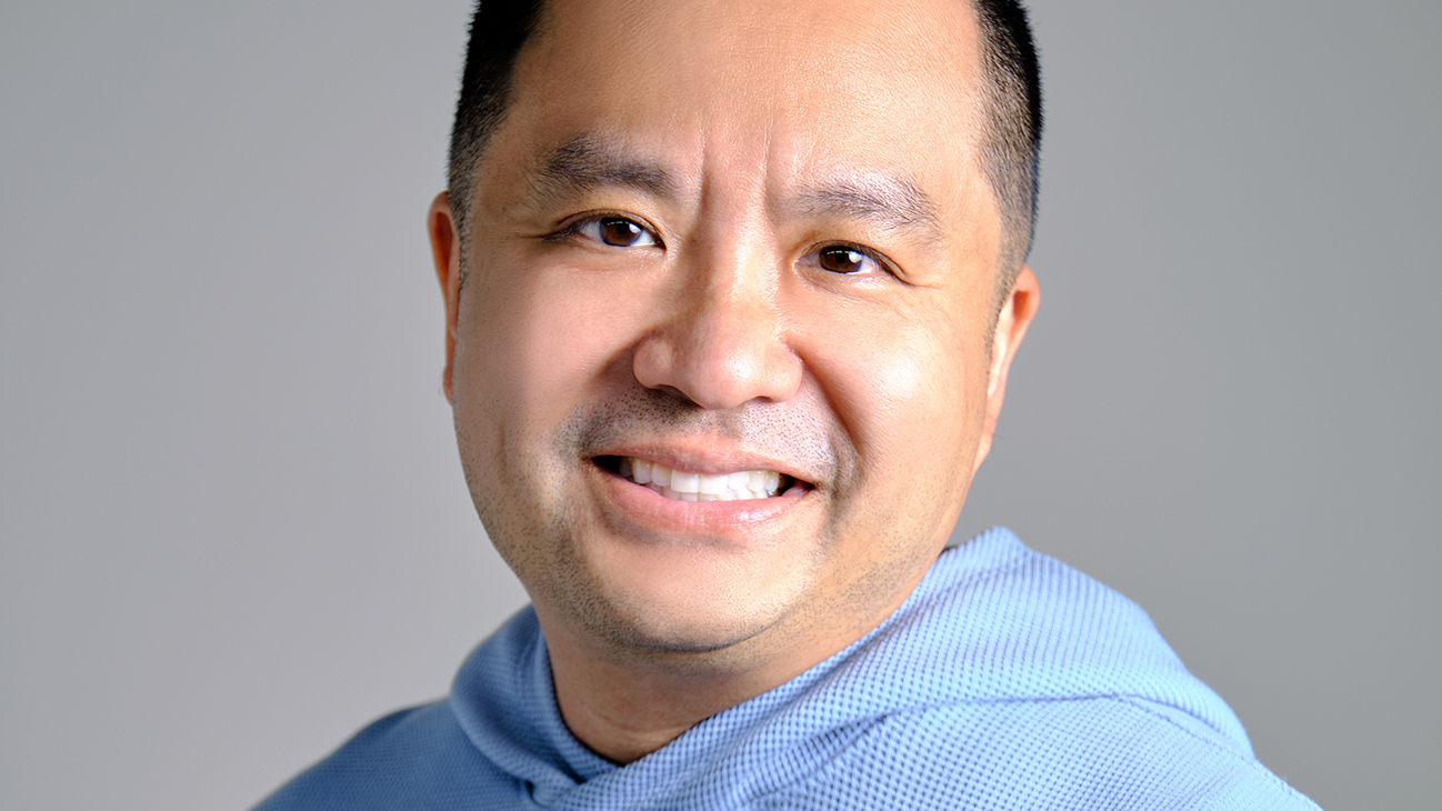 Alfredo Tan Headshot Apr 2023