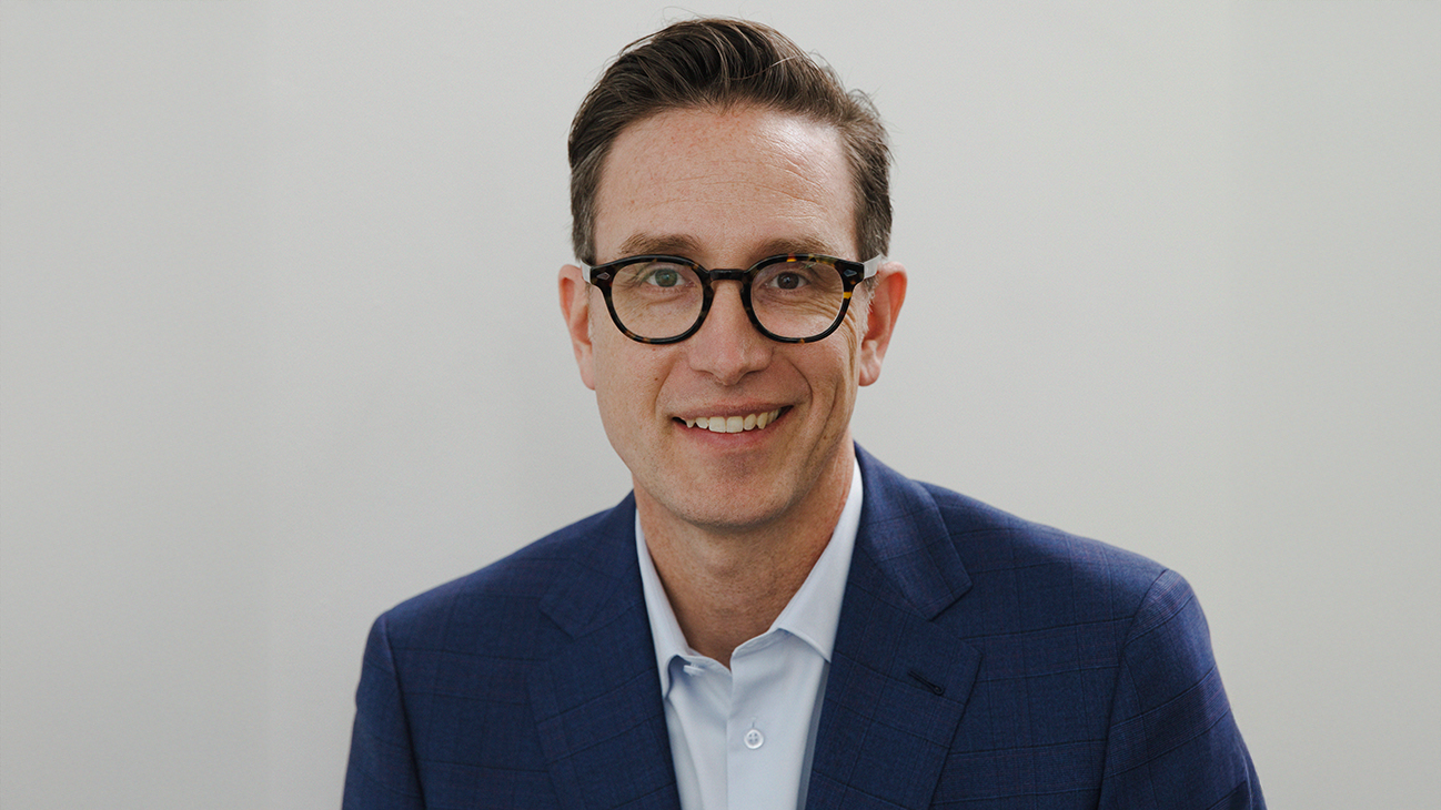 Dan Riskin Headshot 2025