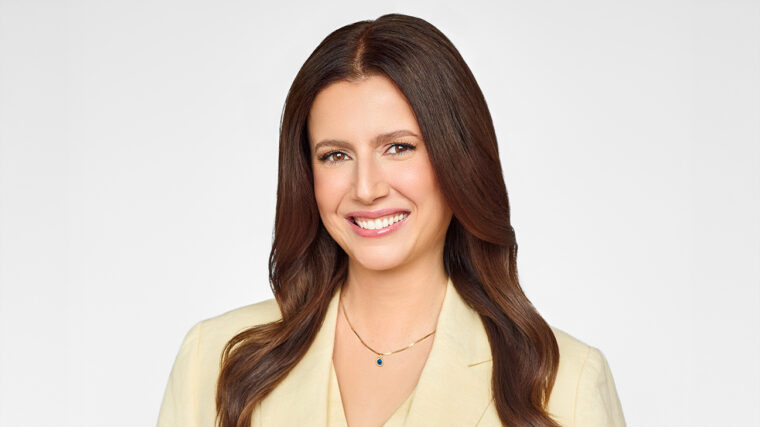 WEB Headshot 2025 DR HELEN_papagiannis.jpg