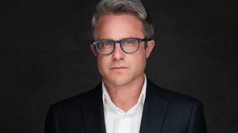 Taylor Owen headshot 2025