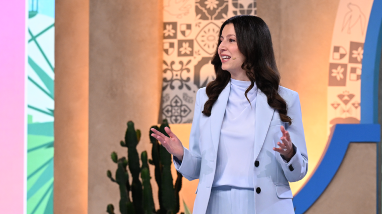 Dr. Helen Papagiannis speaking at the Million Dollar Round Table